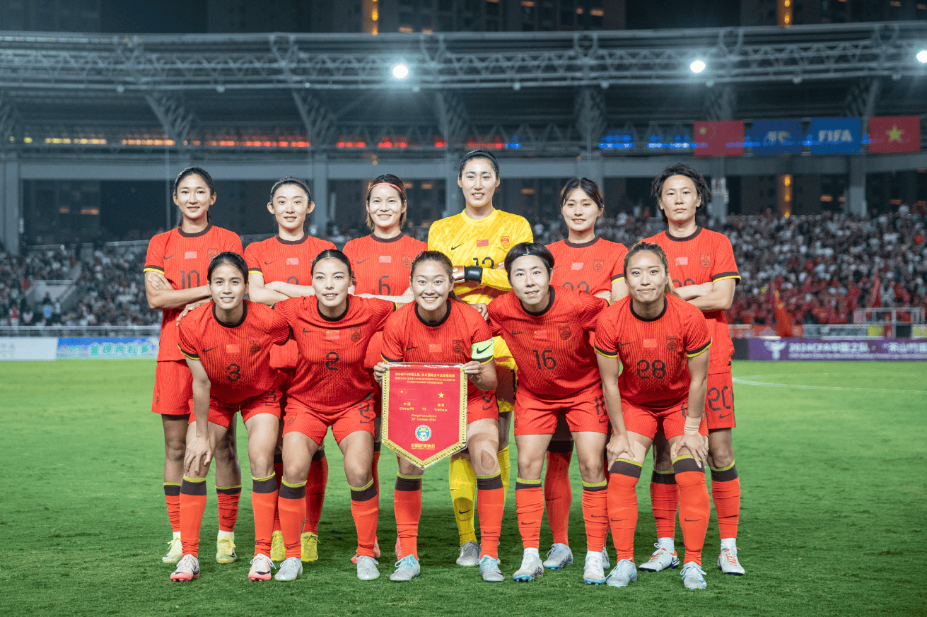 中国女足在比赛中取得胜利推进