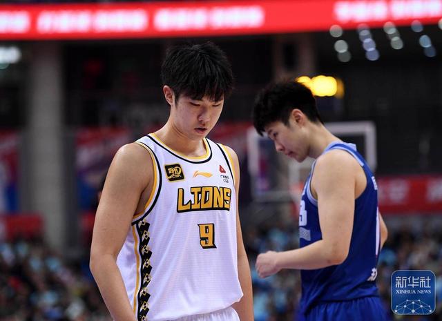 青岛男篮主场失利,遗憾告终 青岛男篮主场失利,遗憾告终