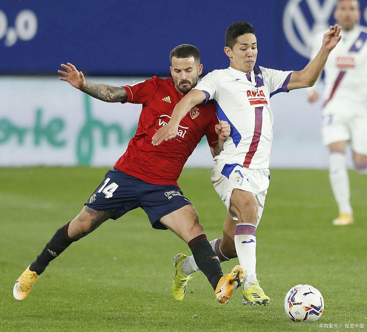 奥萨苏纳成功突破对手，夺得胜利