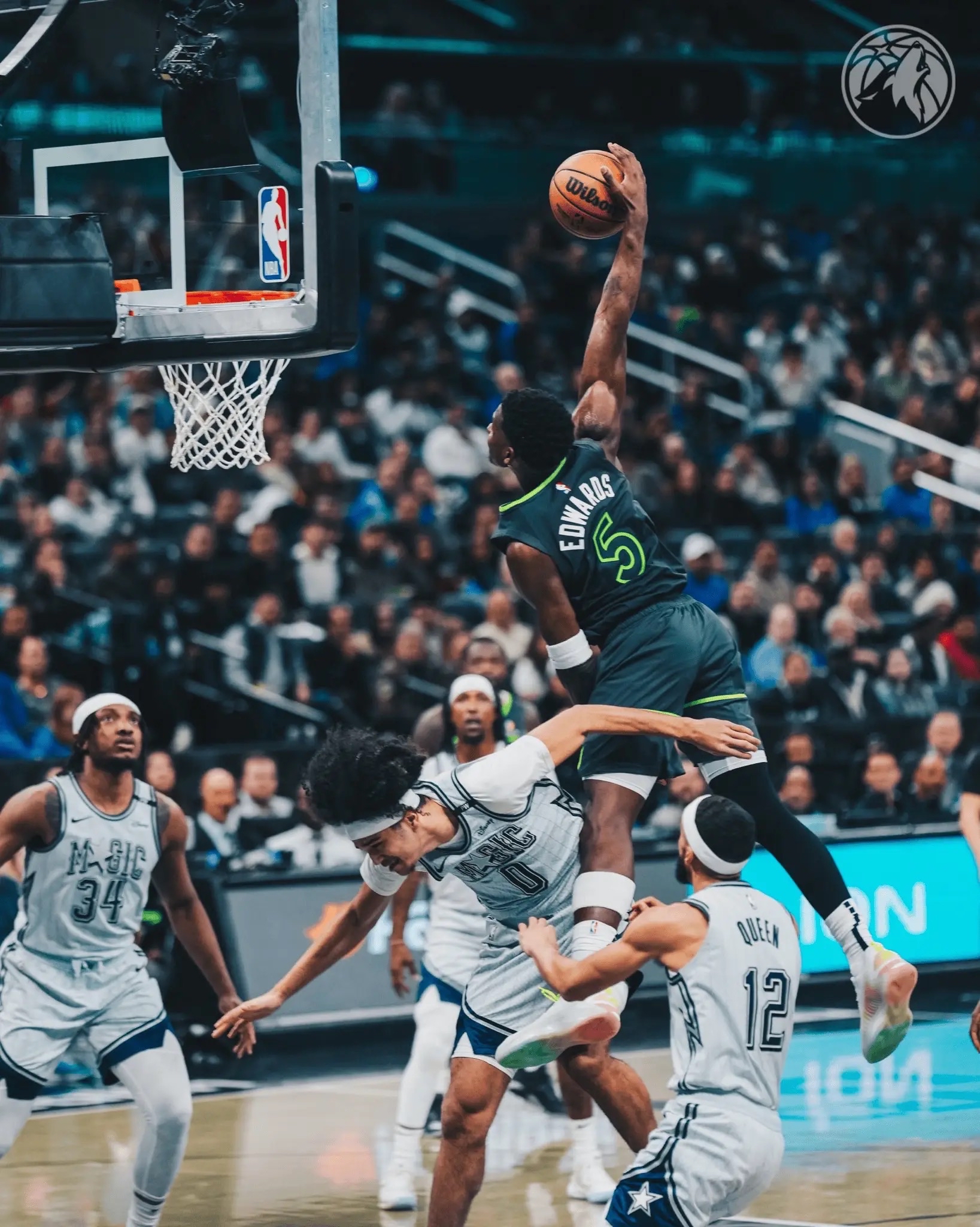 欧美篮球职业联赛火爆开赛激情澎湃