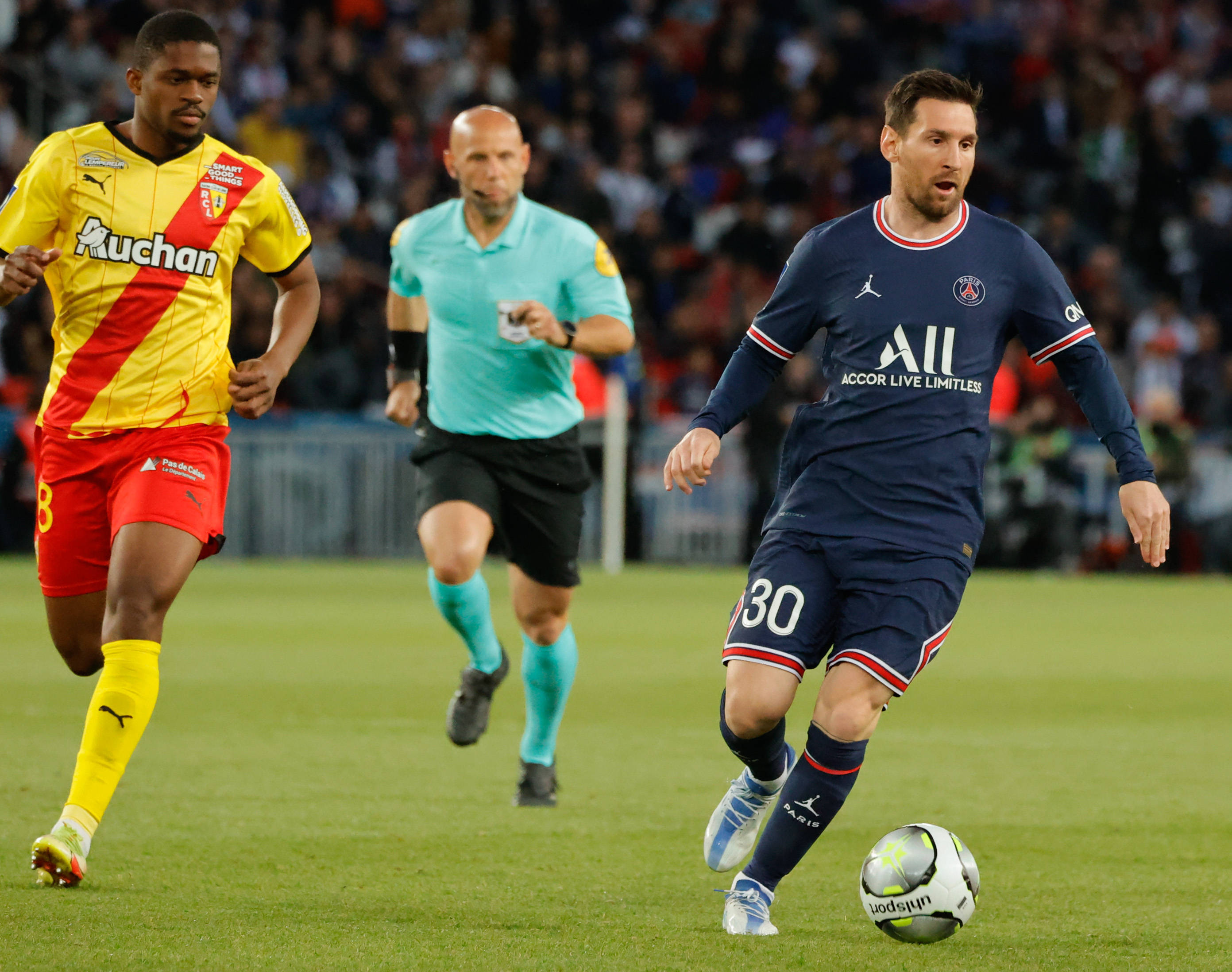 巴黎圣日耳曼连胜，稳坐法甲榜首宝座