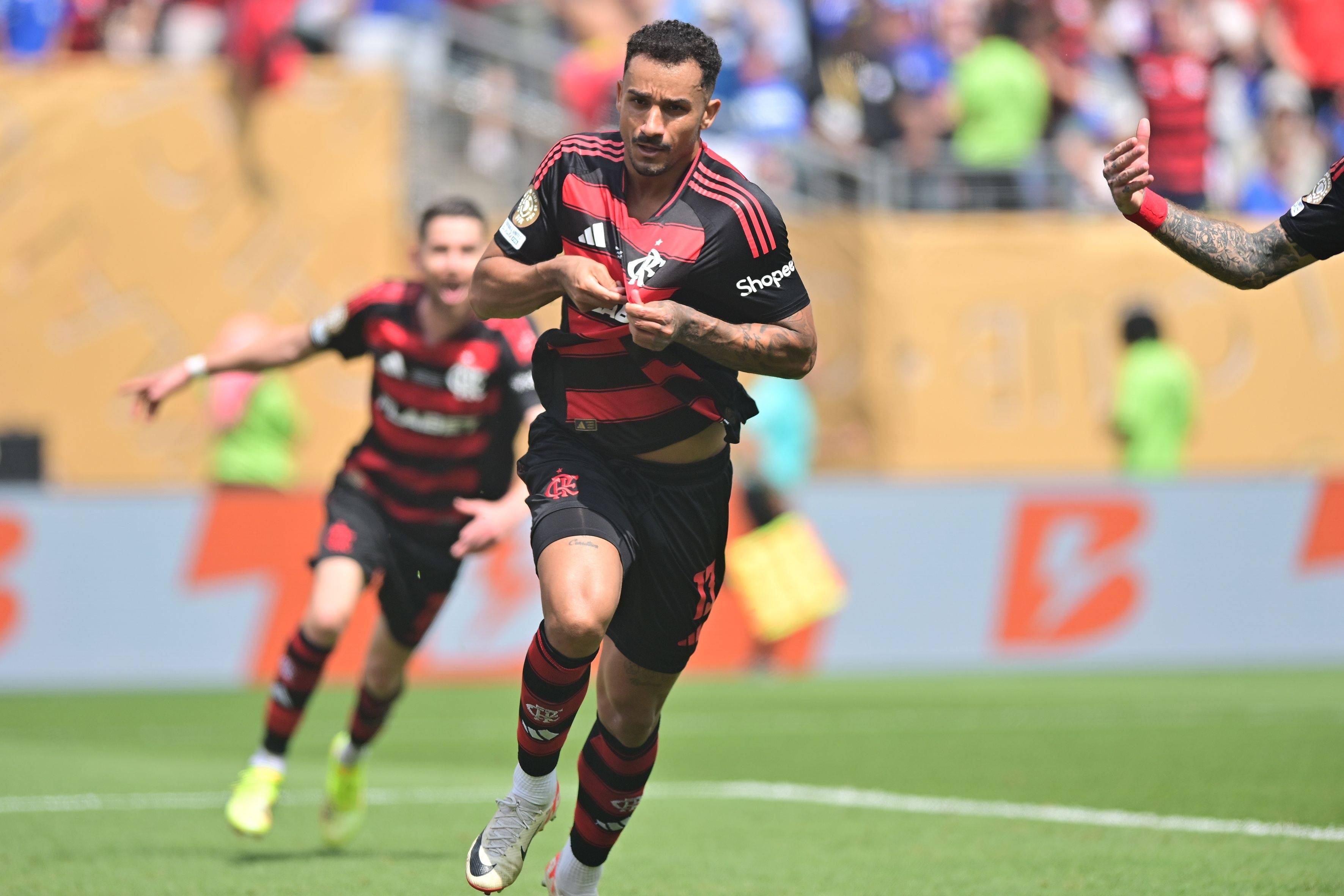 尤文图斯宣布签下巴西后卫达尼洛 尤文图斯宣布签下巴西后卫达尼洛