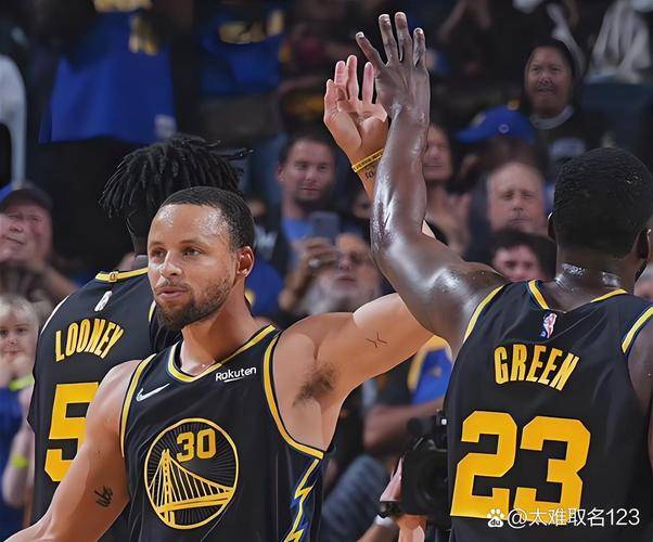 勇士主场力克湖人，库里砍下40分