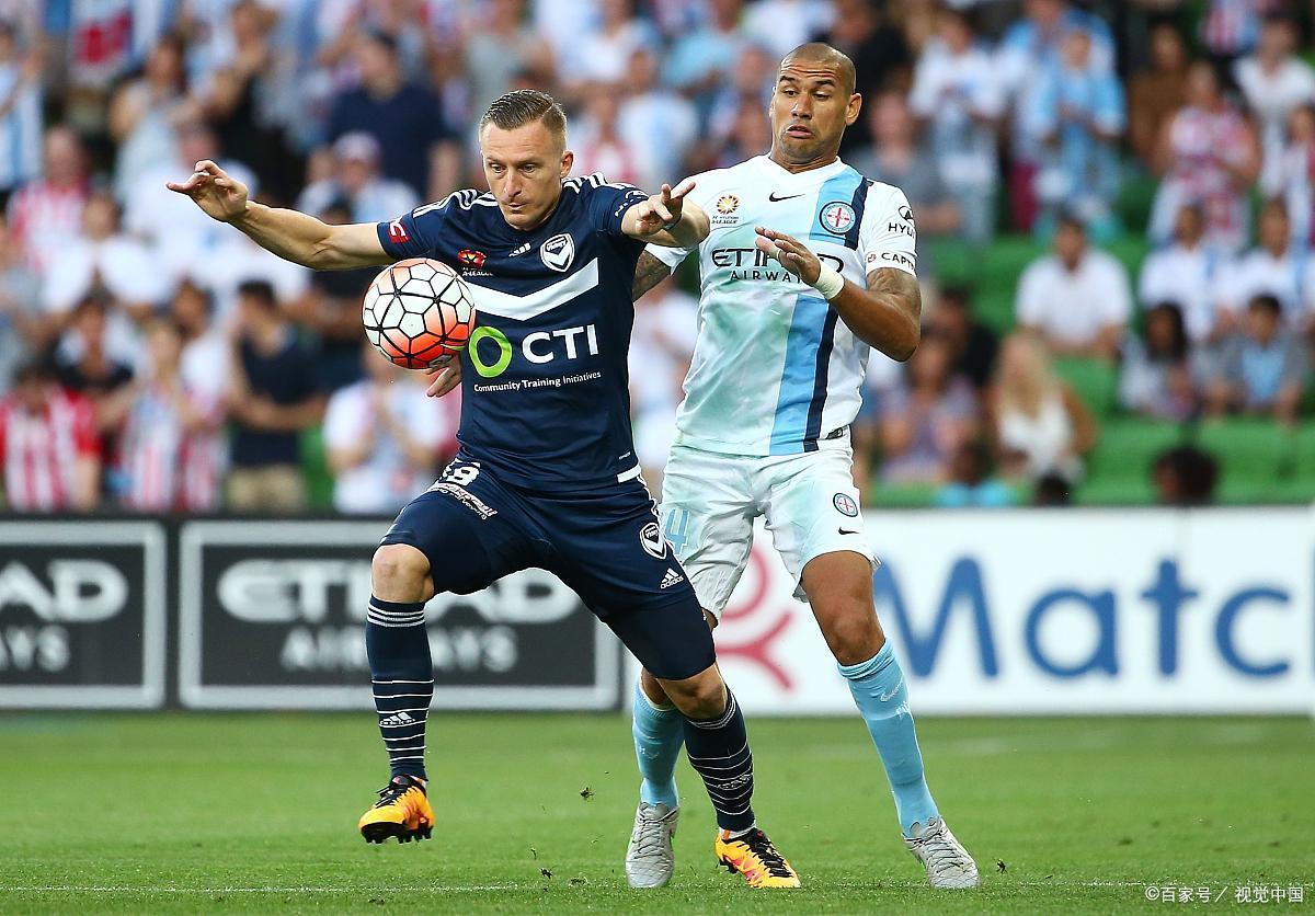 客场夺冠帕德博恩，豪取三分