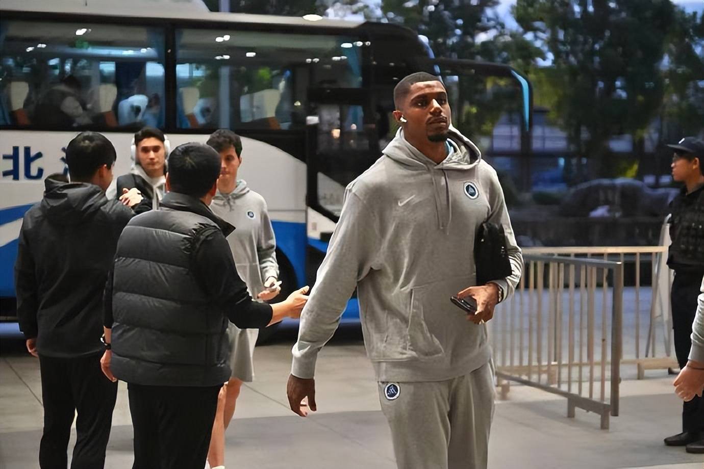 球队换帅,新教练上任训练 球队换帅,新教练上任训练